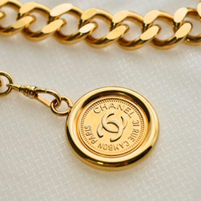 CHANEL シャネル プレート ロゴ入り チェーン ベルト ゴールド系 www