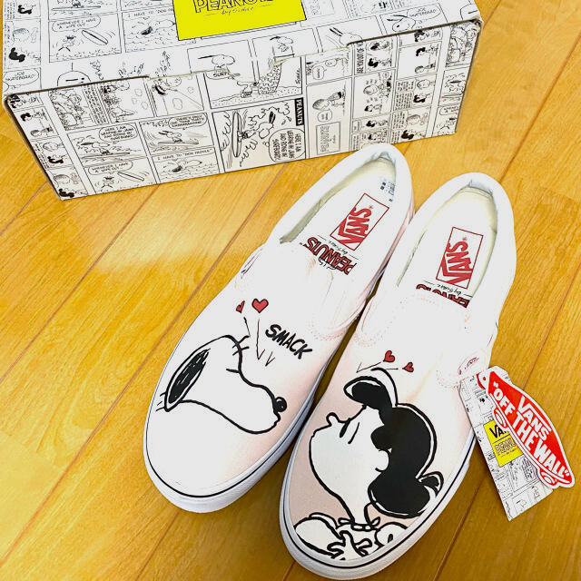 VANS(ヴァンズ)のVANS スヌーピー PEANUTSコラボ スニーカー 24.5cm レディースの靴/シューズ(スニーカー)の商品写真