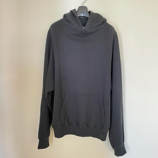 FEAR OF GOD(フィアオブゴッド)のfog essentials fear of god raglan hoodie メンズのトップス(パーカー)の商品写真