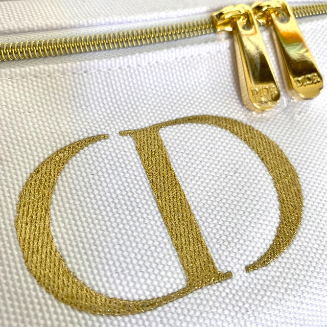 Christian Dior(クリスチャンディオール)のディオール ホワイト 大きめ 鏡付きケース 新品未使用 コスメ/美容のコスメ/美容 その他(その他)の商品写真