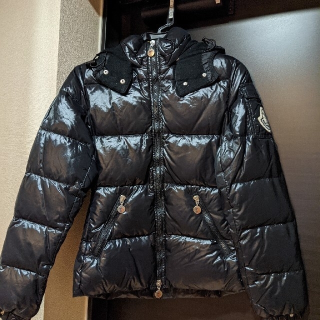 MONCLER(モンクレール)のモンクレール　ダウンジャケット　レディース　ビッグワッペン　サイズ00 レディースのジャケット/アウター(ダウンジャケット)の商品写真