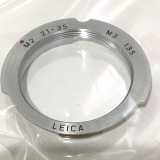 ライカ(LEICA)のLEICA 純正 L/M変換アダプター M2 21-35 M3 135 良品(フィルムカメラ)