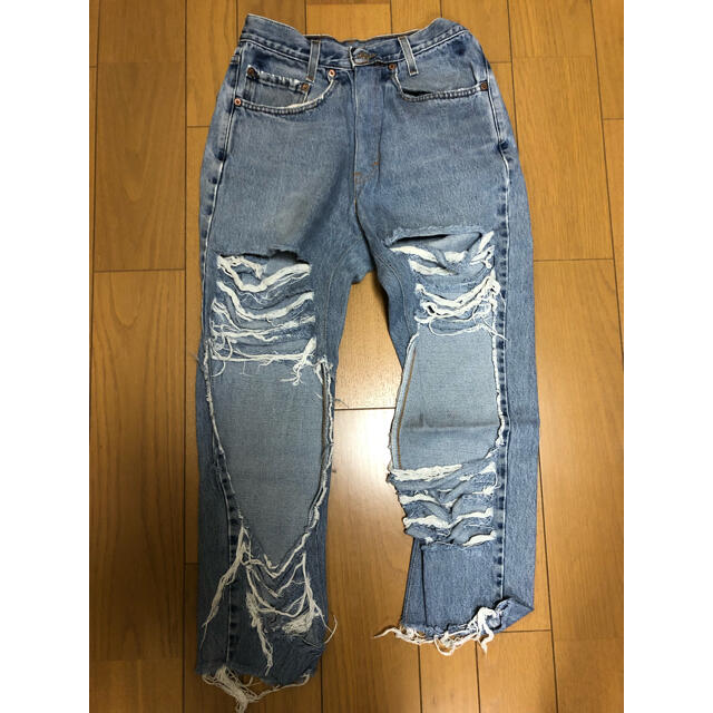 Levi's(リーバイス)のLEVI’S ダメージジーンズ   レディースのパンツ(デニム/ジーンズ)の商品写真