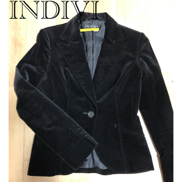 INDIVI(インディヴィ)のINDIVI ベロアジャケット テーラードジャケット 黒 レディースのジャケット/アウター(テーラードジャケット)の商品写真