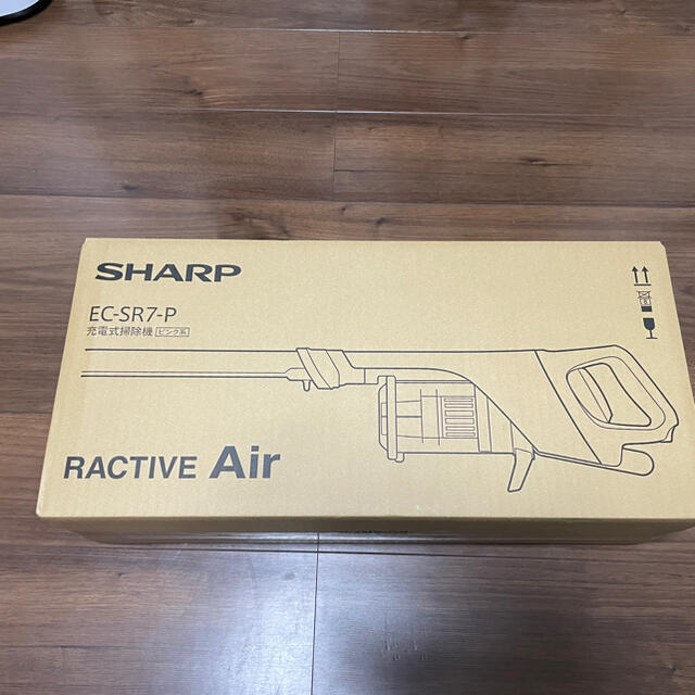 SHARP(シャープ)のコードレス掃除機　ラクティブエア　ECSR7P スマホ/家電/カメラの生活家電(掃除機)の商品写真