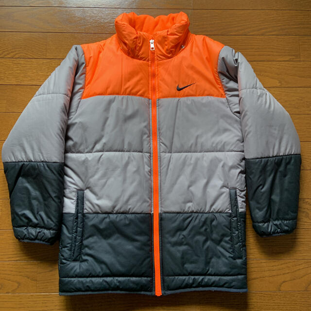 NIKE ナイキ　ダウンジャケット　M サイズ　ストライプ　軽くて暖かジャケット/アウター