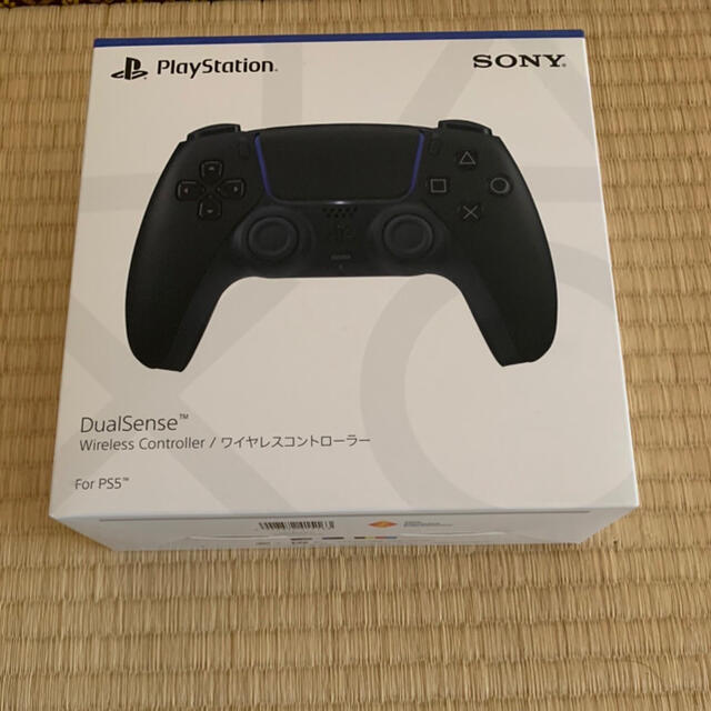 PlayStation(プレイステーション)のps5本体　コントローラー　鬼滅の刃ソフトセット エンタメ/ホビーのゲームソフト/ゲーム機本体(家庭用ゲーム機本体)の商品写真