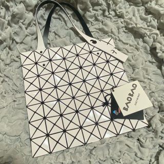 ISSEY MIYAKE(バッグ ・ グレー/灰色系)のフリマアイテム一覧 ISSEY MIYAKE(バッグ ・ グレー/灰色系)のフリマアイテム一覧