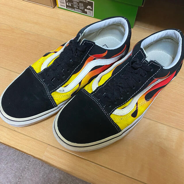 VANS(ヴァンズ)のVANS OLD SKOOL FLAME 25cm US メンズの靴/シューズ(スニーカー)の商品写真