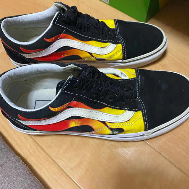 VANS(ヴァンズ)のVANS OLD SKOOL FLAME 25cm US メンズの靴/シューズ(スニーカー)の商品写真