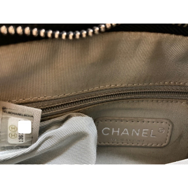 CHANEL(シャネル)のCHANELシャネル　シルバーチェーン　デカココショルダーバッグ レディースのバッグ(ショルダーバッグ)の商品写真