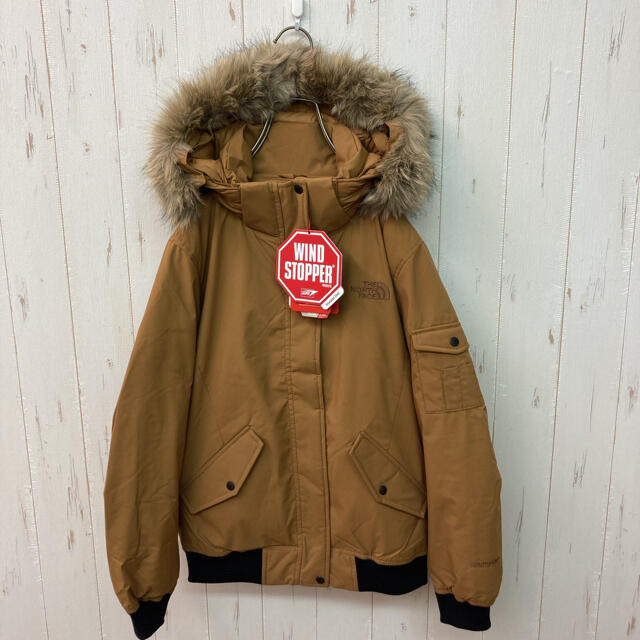 THE NORTH FACE(ザノースフェイス)の新品　ドローンダウンジャケット  ベージュ　WIND STOPPER レディース レディースのジャケット/アウター(ダウンジャケット)の商品写真