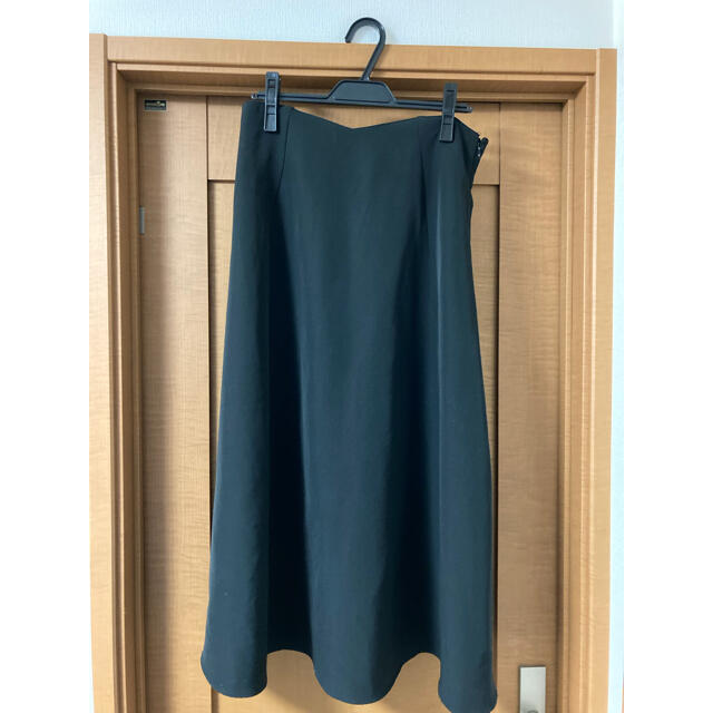 KBF(ケービーエフ)のKBF サスペンダーフレアスカート レディースのスカート(ひざ丈スカート)の商品写真