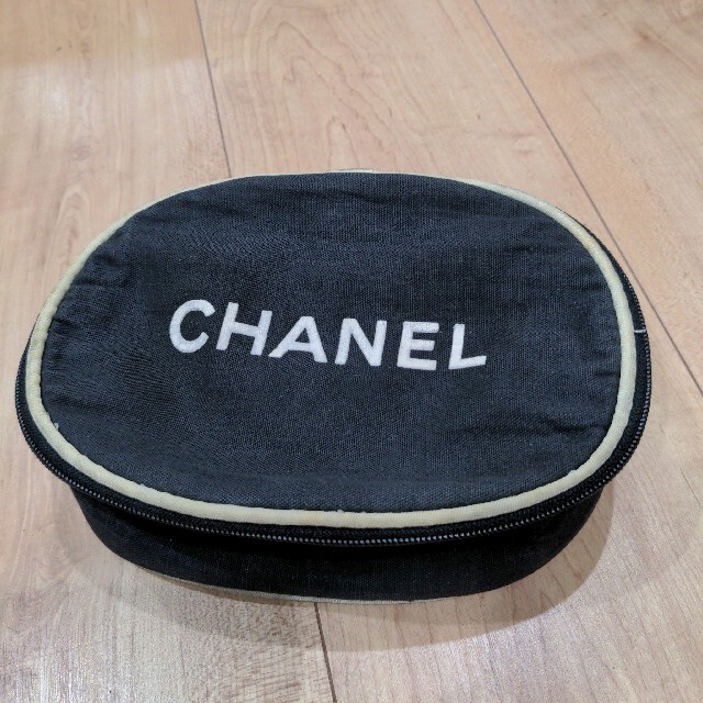 CHANEL(シャネル)のシャネル CHANEL コスメポーチ 化粧ポーチ  レディースのファッション小物(ポーチ)の商品写真