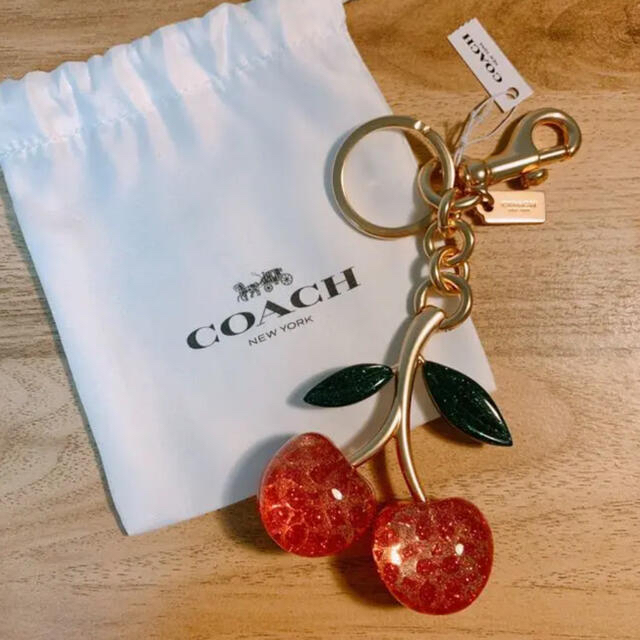 新品】COACH さくらんぼ チャーム - キーホルダー