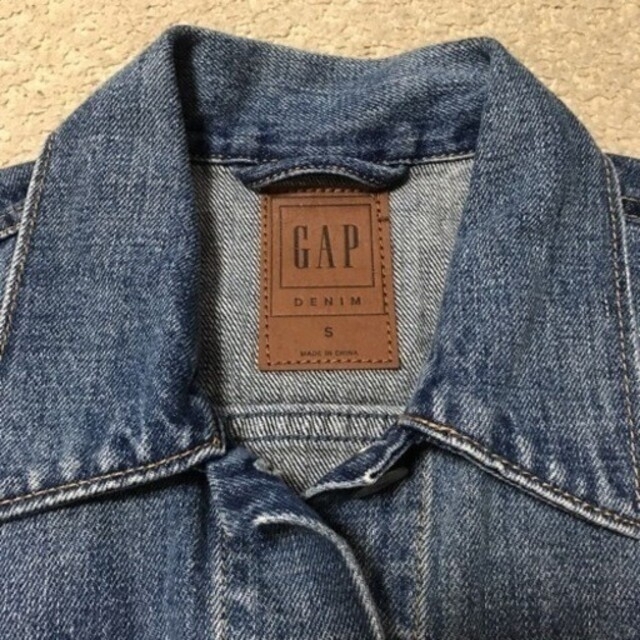 GAP(ギャップ)の激安！新品同様！GAPデニムジャケットS レディースのジャケット/アウター(Gジャン/デニムジャケット)の商品写真