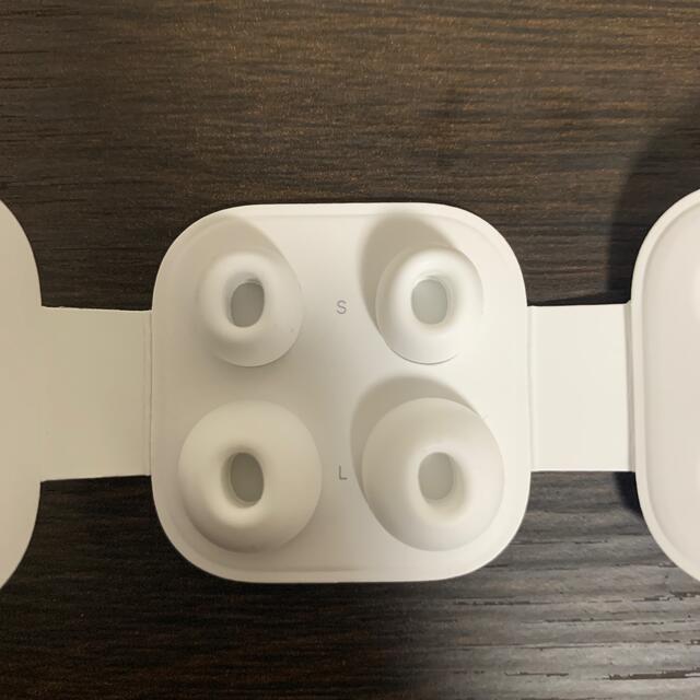 Apple(アップル)のAirPods Pro イヤーチップ　SLセット新品未使用 スマホ/家電/カメラのオーディオ機器(ヘッドフォン/イヤフォン)の商品写真