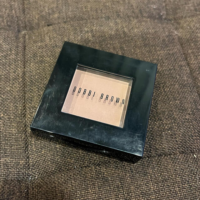 BOBBI BROWN(ボビイブラウン)のBOBBI BROWN アイシャドウ　04 トープ コスメ/美容のベースメイク/化粧品(アイシャドウ)の商品写真