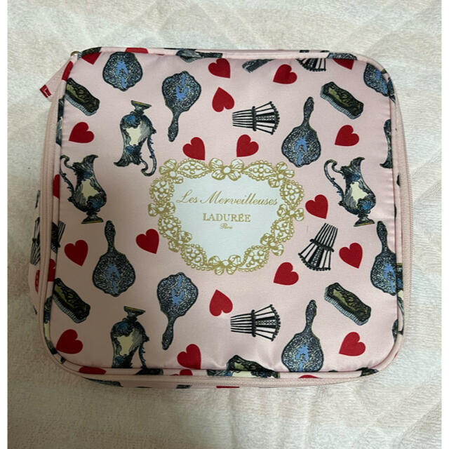 LADUREE(ラデュレ)のラデュレ ノベルティポーチ トラベルポーチ レディースのファッション小物(ポーチ)の商品写真