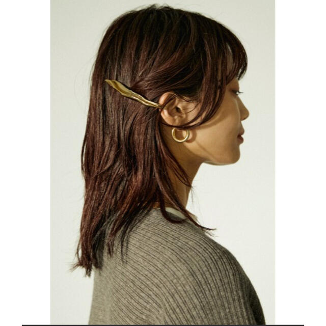 BLACK by moussy(ブラックバイマウジー)のBLACK BY MOUSSY ウェーブバレッタ レディースのヘアアクセサリー(バレッタ/ヘアクリップ)の商品写真