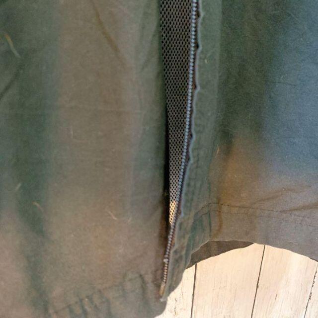 NIKE(ナイキ)のチャック破損品ナイキ NIKE ナイロンジャンパー 刺繍ロゴ 黒 シンプル メンズのジャケット/アウター(ナイロンジャケット)の商品写真