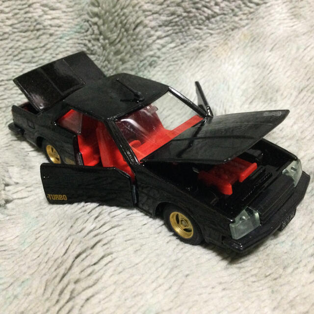 日産スカイライン2000RS-TURBO 1/43 トミカダンディ 国産車018