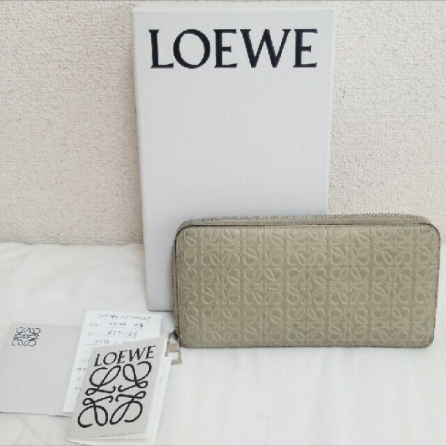 LOEWE(ロエベ)のLOEWE　長財布 レディースのファッション小物(財布)の商品写真