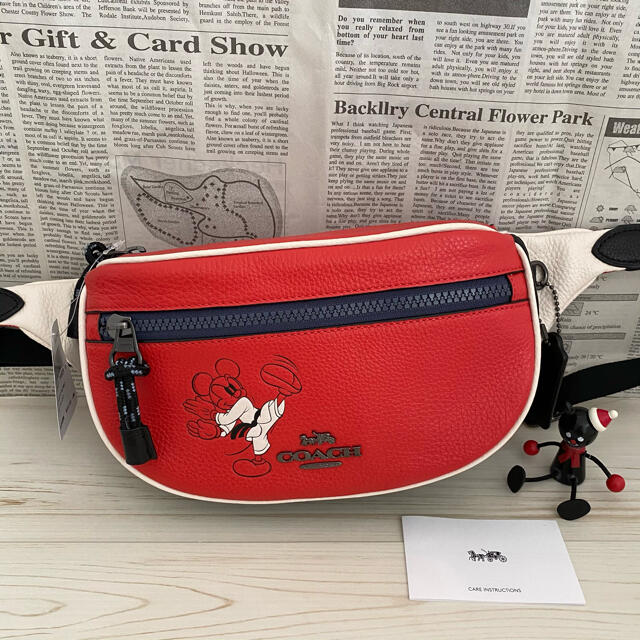 限定品‼︎新品 COACH ×Disney コラボ コーチ ボディバッグ レッド | フリマアプリ ラクマ