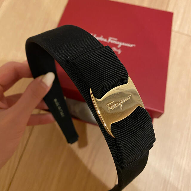 ferragamo フェラガモ　カチューシャ