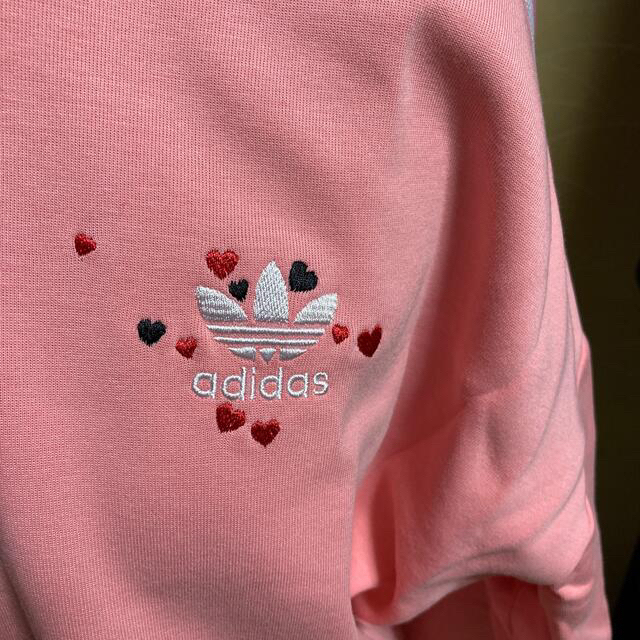 adidas(アディダス)のアディダス　ピンク　フードトレーナー　Lサイズ レディースのトップス(トレーナー/スウェット)の商品写真