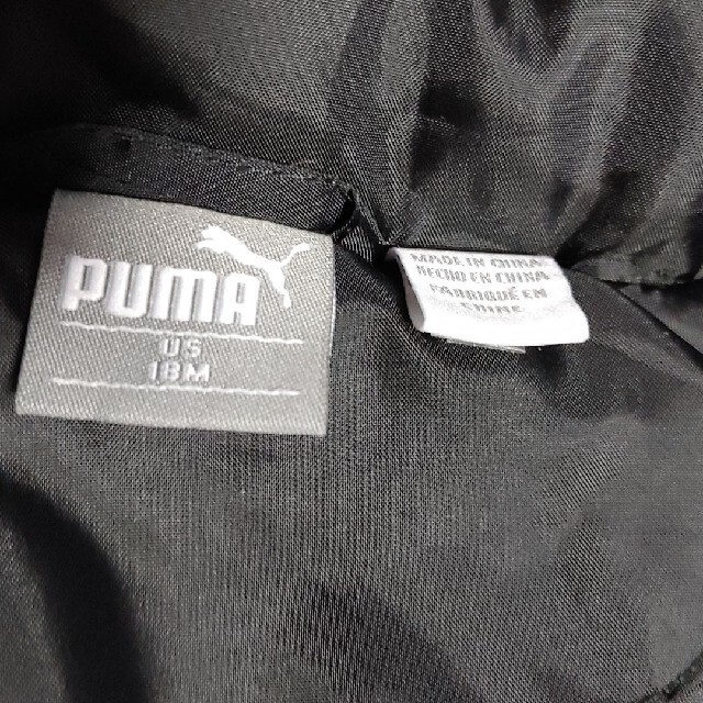 PUMA(プーマ)のPUMA プーマ ブラック中綿ダウンベスト キッズ/ベビー/マタニティのキッズ服男の子用(90cm~)(ジャケット/上着)の商品写真