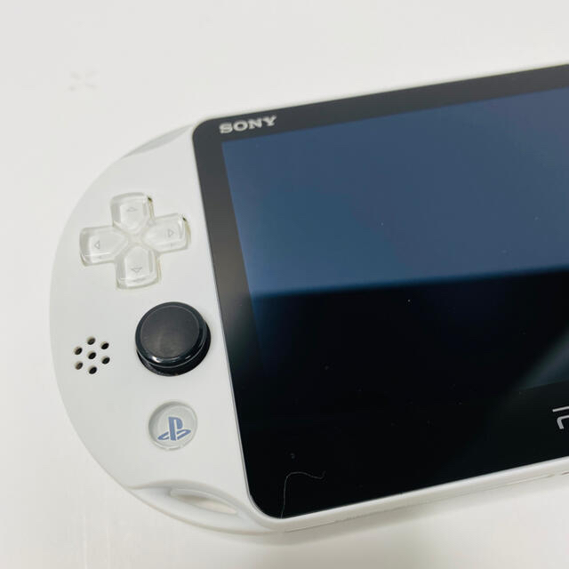 PlayStation PCH-2000 ZA22 グレシャーホワイトの通販 by しもむっち's shopプロフ必読｜プレイステーションヴィータならラクマ Vita - SONY psvita 本体 定番国産