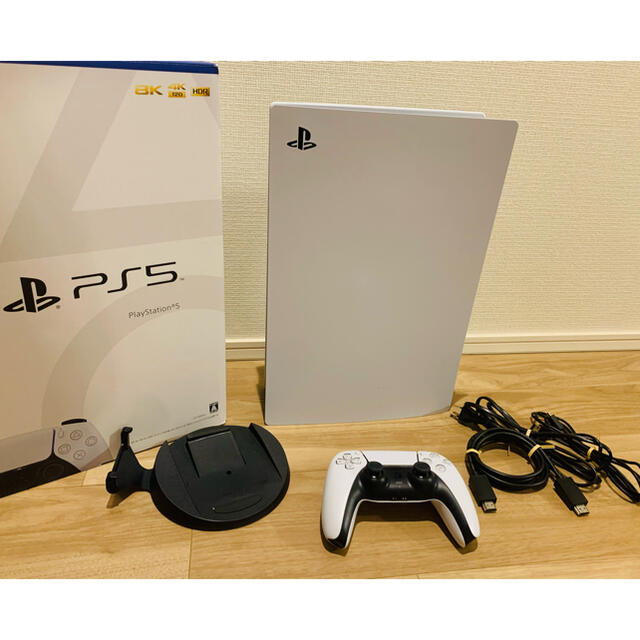 PlayStation(プレイステーション)の【中古美品】PlayStation5 PS5 本体 ディスクドライブ版 エンタメ/ホビーのゲームソフト/ゲーム機本体(家庭用ゲーム機本体)の商品写真