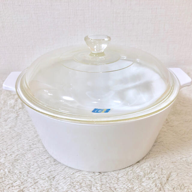 Pyrex(パイレックス)の新品ヴィンテージコーニングウェアキャセロールアメリカ製パイロセラムガラス蓋付鍋白 インテリア/住まい/日用品のキッチン/食器(鍋/フライパン)の商品写真