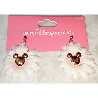 ディズニー(Disney)の新品未使用品　ディズニー　ミッキー　ピアス(キャラクターグッズ)