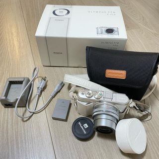 オリンパス(OLYMPUS)のOLYMPUS ミラーレス一眼 E-PL9 14-42 EZ レンズキット WH(ミラーレス一眼)