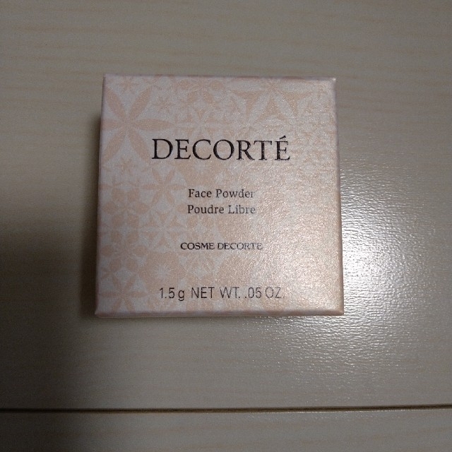 COSME DECORTE(コスメデコルテ)のコスメデコルテフェイスパウダー00　1.5g コスメ/美容のベースメイク/化粧品(フェイスパウダー)の商品写真