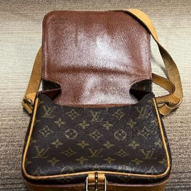 LOUIS VUITTON(ルイヴィトン)のルイ・ヴィトン Louis Vuitton カルトシエール 斜め掛け ショルダー メンズのバッグ(ショルダーバッグ)の商品写真