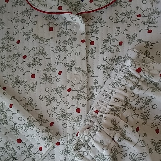 冬(あったか素材使用) 長袖長パンツ　Lサイズ　おしゃれパジャマ レディースのルームウェア/パジャマ(パジャマ)の商品写真