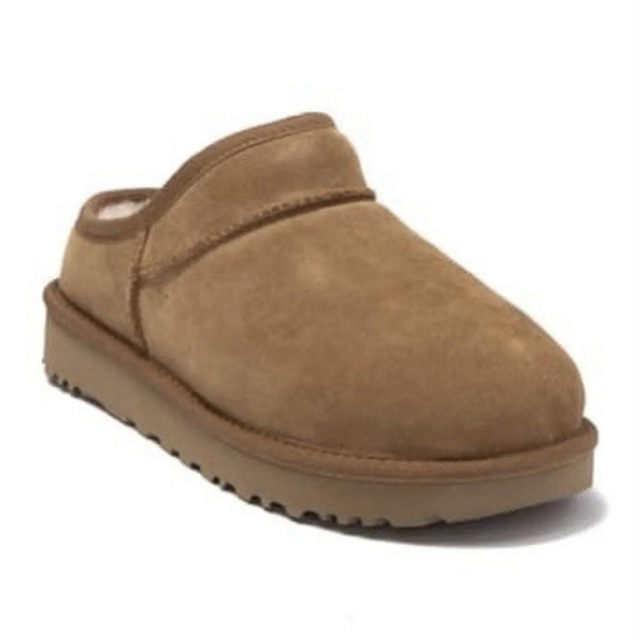 UGG(アグ)のUGG☆あったかボアClassic slipper☆US7☆チェスナット レディースの靴/シューズ(スリッポン/モカシン)の商品写真