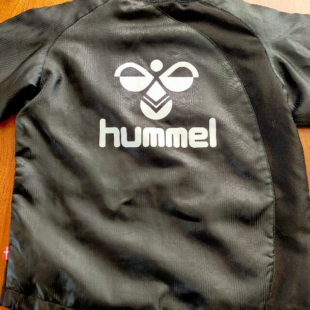 hummel(ヒュンメル)のhummel シャカシャカ　ジャージ　アウター　上下セット　130cm スポーツ/アウトドアのサッカー/フットサル(ウェア)の商品写真
