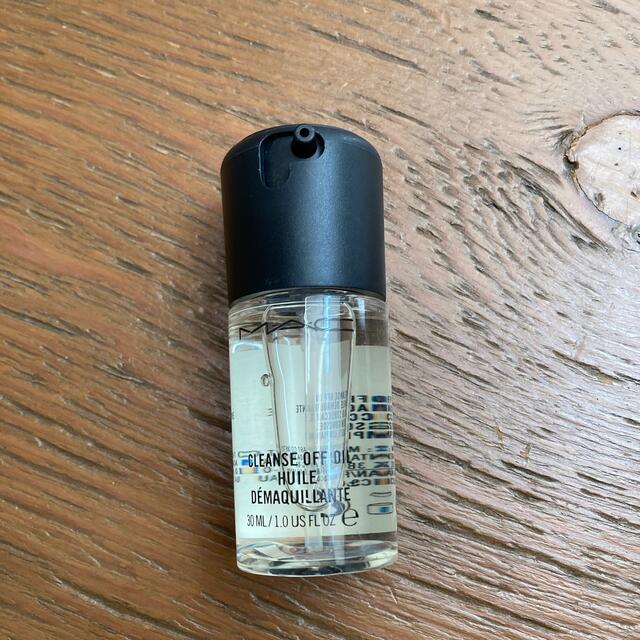 MAC(マック)のクレンズオフオイル　30ml コスメ/美容のスキンケア/基礎化粧品(クレンジング/メイク落とし)の商品写真