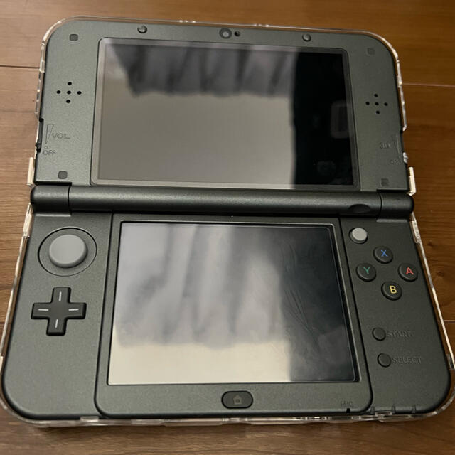 任天堂　3DS LL 本体＋充電コード＋クリアカバー 1