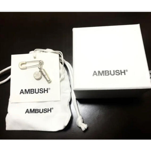 ambush ピアス