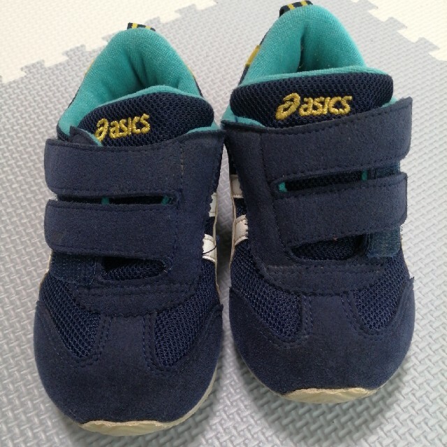 asics(アシックス)のアシックス　スニーカー キッズ/ベビー/マタニティのキッズ靴/シューズ(15cm~)(スニーカー)の商品写真