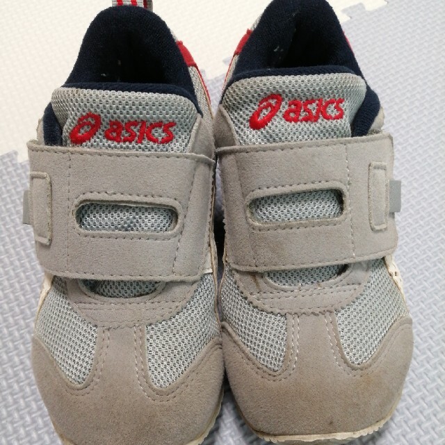 asics(アシックス)のアシックス　スニーカー キッズ/ベビー/マタニティのキッズ靴/シューズ(15cm~)(スニーカー)の商品写真