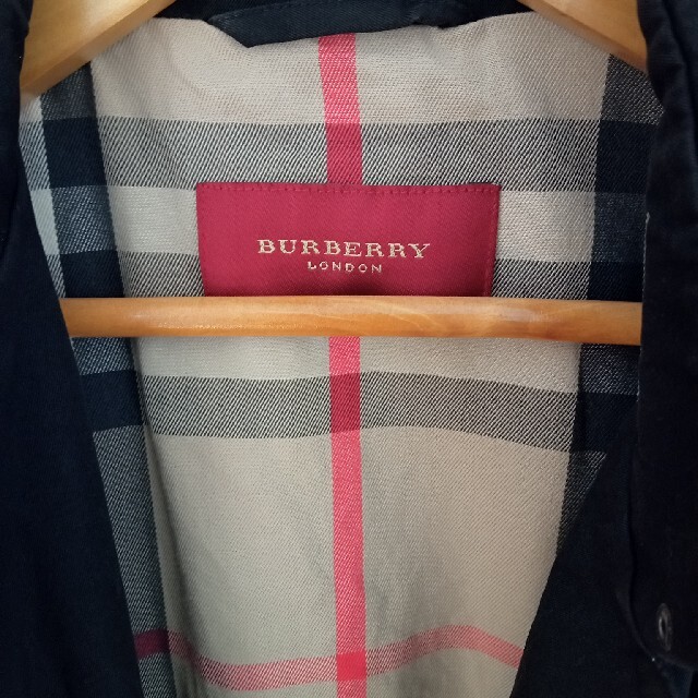 BURBERRY(バーバリー)のバーバリートレンチコート　黒 レディースのジャケット/アウター(トレンチコート)の商品写真