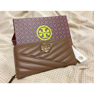 トリーバーチ(Tory Burch)の【新品】トリーバーチ キラ ジップコンチネンタル ウォレット クラシックトープ(財布)