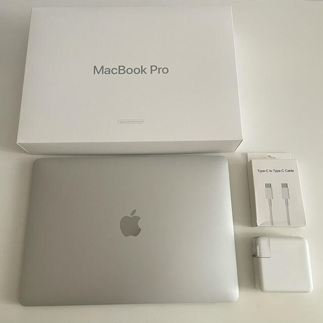 Apple(アップル)の最終値下げ　MacBook Pro 13インチ　(2017) スマホ/家電/カメラのPC/タブレット(ノートPC)の商品写真
