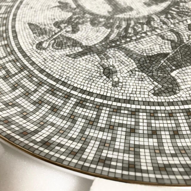 新品】エルメスHERMESモザイクプラチナタルトプレート32㎝お皿 食器-